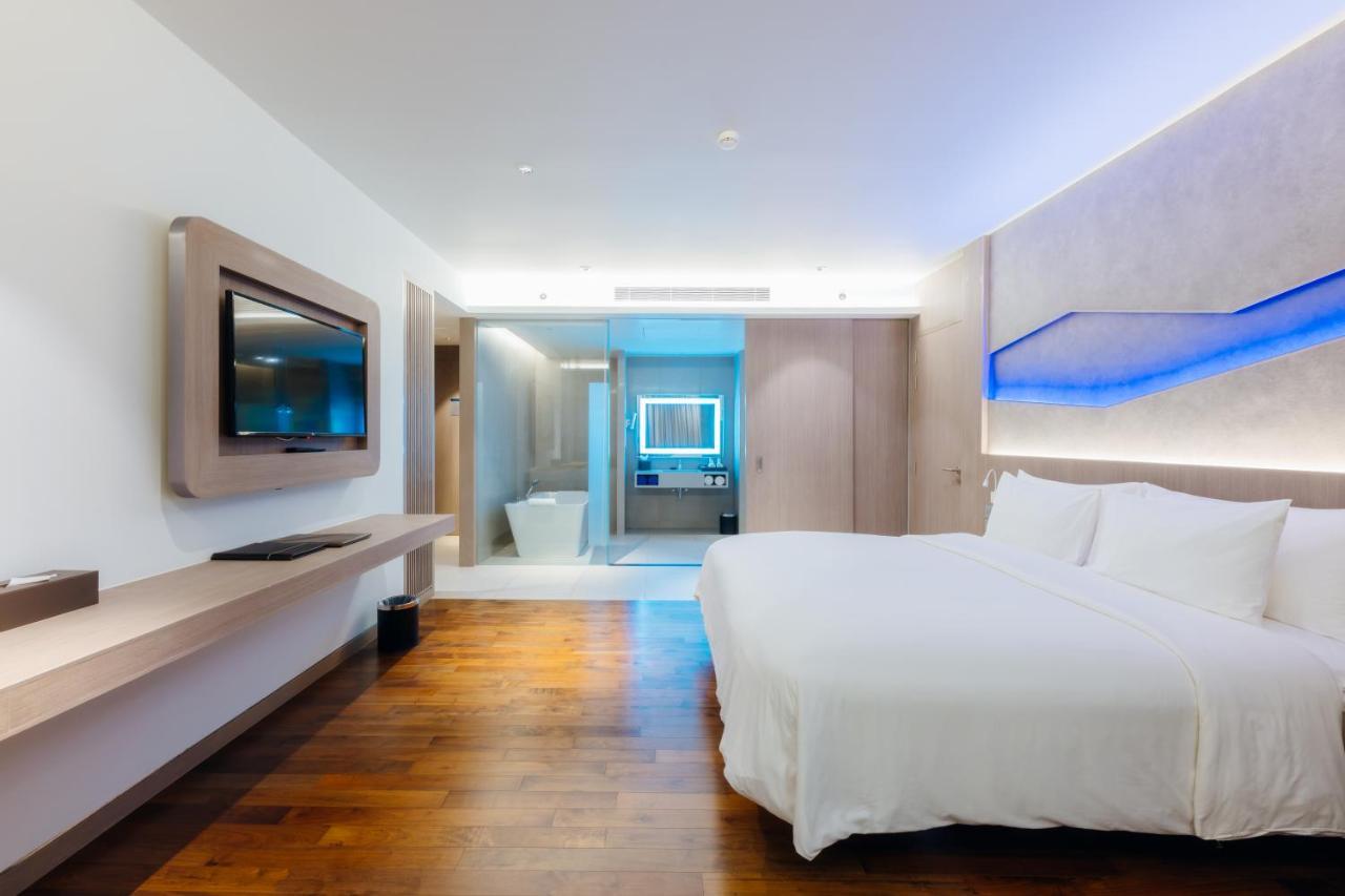 Patong Oceanfront Beach Resort - Sha Extra Plus חדר תמונה