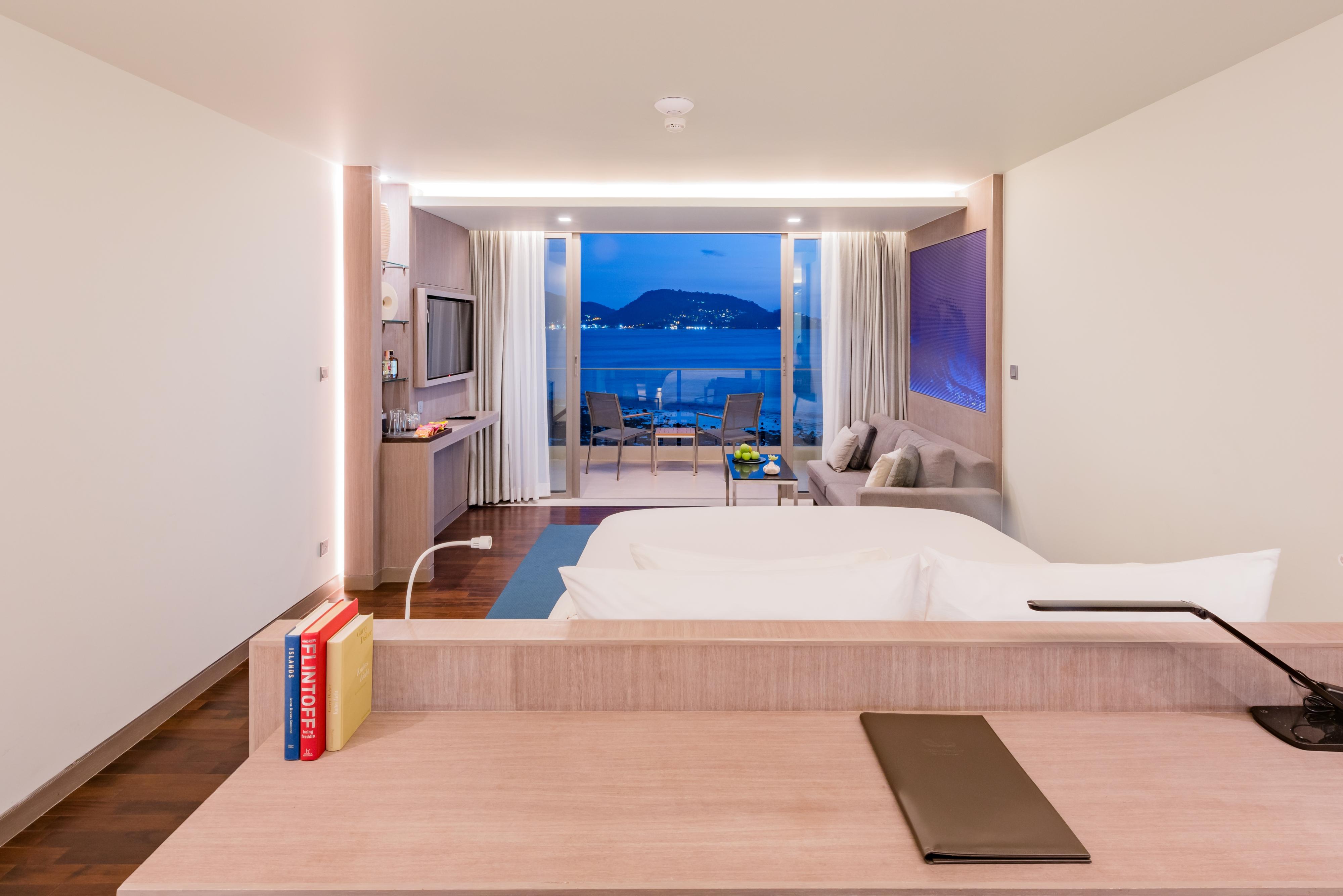 Patong Oceanfront Beach Resort - Sha Extra Plus מראה חיצוני תמונה Deluxe Ocean View Room