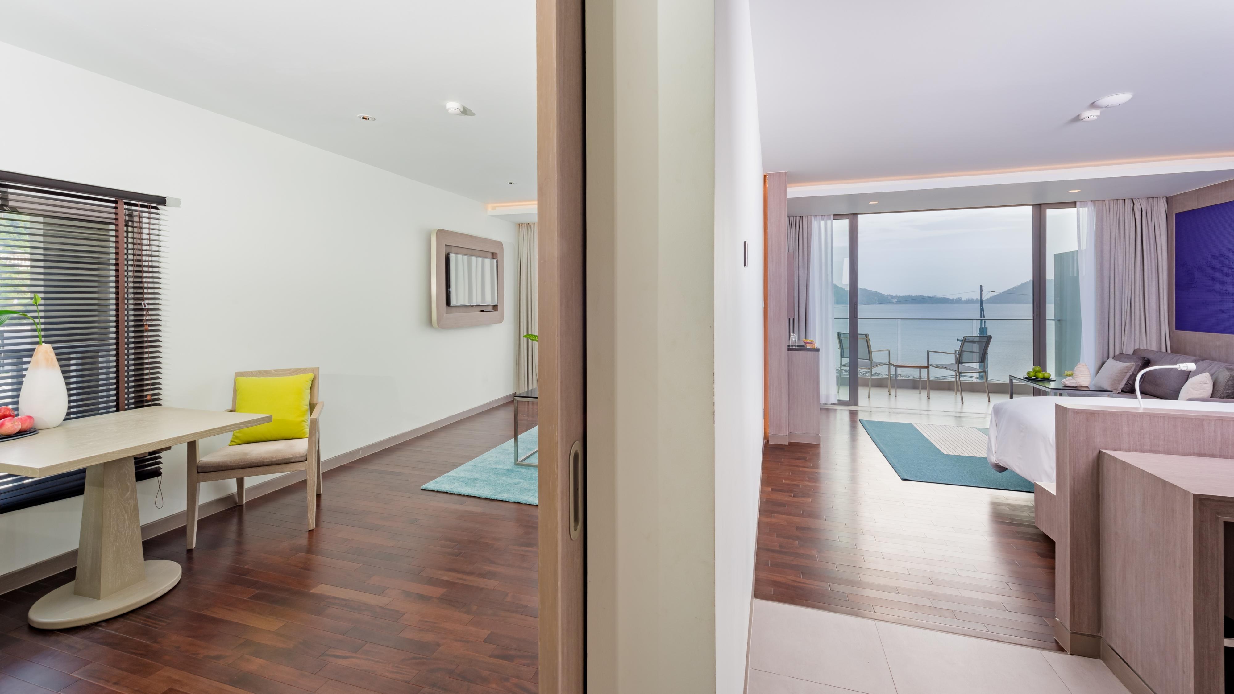 Patong Oceanfront Beach Resort - Sha Extra Plus מראה חיצוני תמונה A room at the hotel