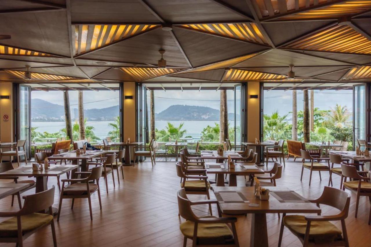 Patong Oceanfront Beach Resort - Sha Extra Plus מראה חיצוני תמונה The Deck