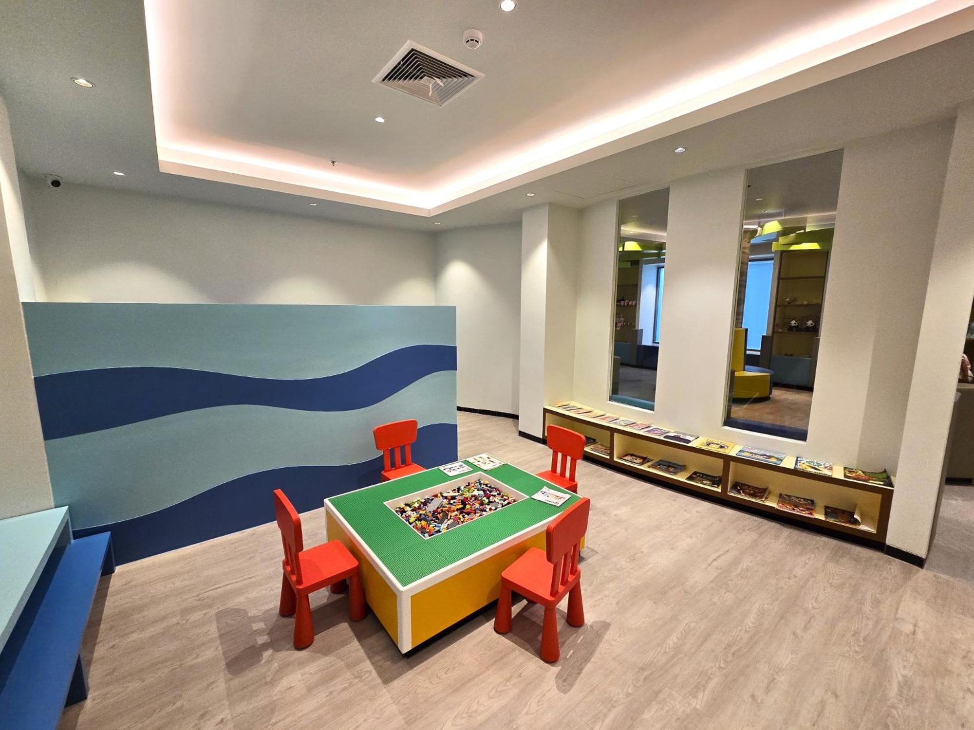 Patong Oceanfront Beach Resort - Sha Extra Plus מראה חיצוני תמונה The Children's Museum