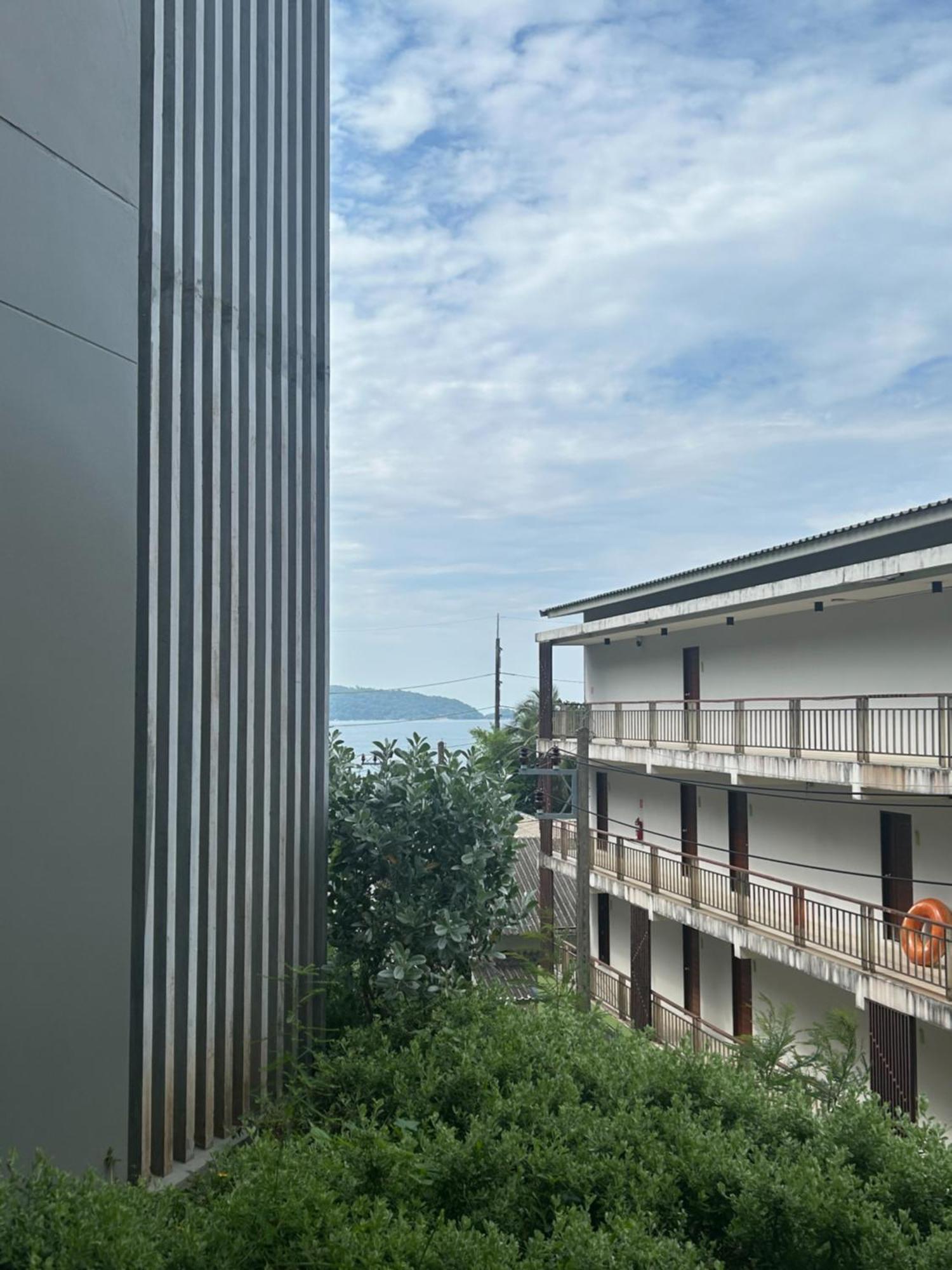 Patong Oceanfront Beach Resort - Sha Extra Plus מראה חיצוני תמונה View of the sea from the hotel