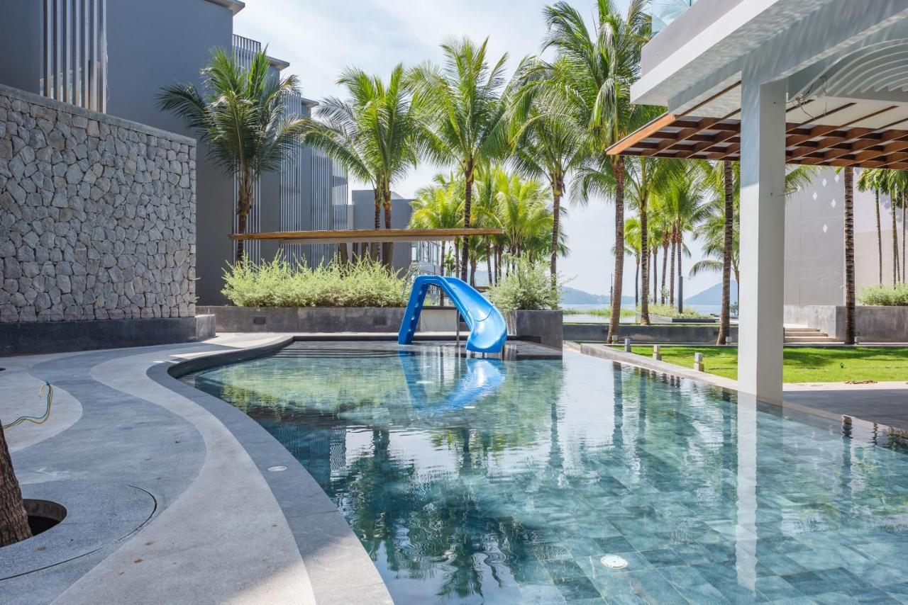 Patong Oceanfront Beach Resort - Sha Extra Plus מראה חיצוני תמונה The swimming pool at the resort