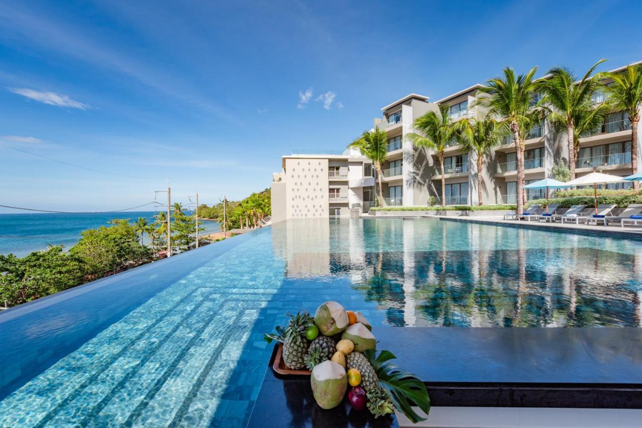 Patong Oceanfront Beach Resort - Sha Extra Plus מראה חיצוני תמונה The resort's infinity pool